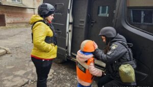 У зоні примусової евакуації на Донеччині залишаються 207 дітей