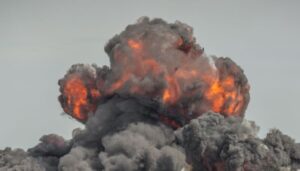 Біля Часового Яру українські дрони знищили ворожий БТР «Ракушка»