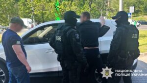 У Києві затримали чоловіка, який за $5 тисяч обіцяв військовозобов’язаному посвідчення ГУР