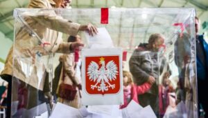 Вибори в Польщі: екзитпол віддає перемогу Тшасковському