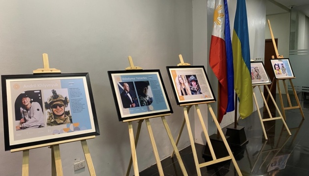 У Манілі відкрилася українська виставка «Митці на війні»