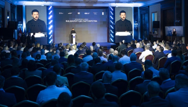 Зеленський: У виробництві вітчизняної зброї сьогодні задіяні сотні компаній