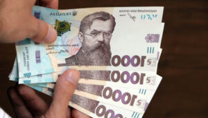 Уряд розподілив кошти на зарплати педагогам до кінця року