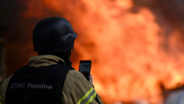 У Синельниківському районі через обстріли РФ горіла гімназія