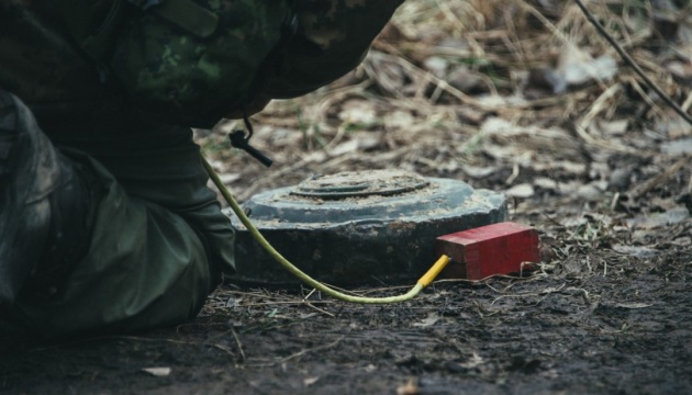 В Україні за час повномасштабної війни від мін постраждали 1330 людей, з них - 135 дітей