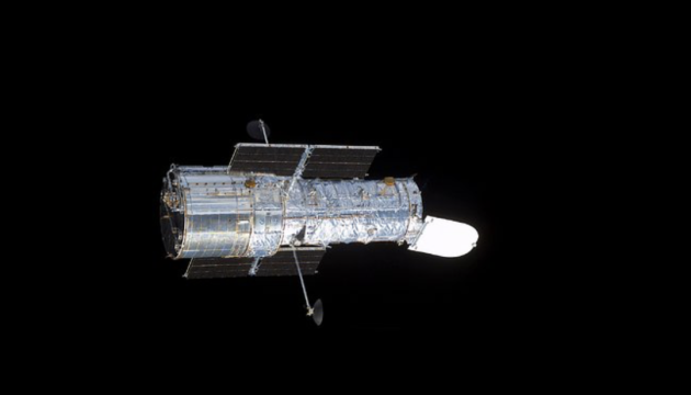 Hubble показав галактику з рожевими туманностями в сузір’ї Волосся Вероніки