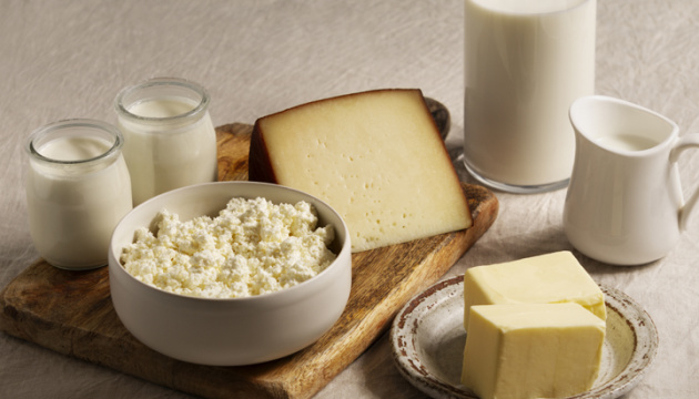 Молочна продукція стає все менш доступною для росіян - розвідка