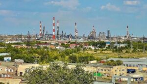 Дрони атакували нафтопереробний завод в Оренбурзькій області Росії