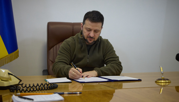 Зеленський запровадив санкції проти ексголови КСУ Тупицького та російських високопосадовців