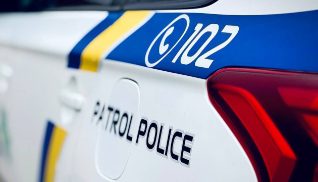 Поліцейський автомобіль збив двох пішоходів у Прилуках - загинула дитина