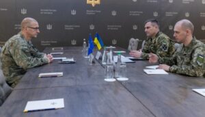 Літаки, зенітні комплекси та ракети: у Генштабі обговорили посилення ППО з генералом НАТО