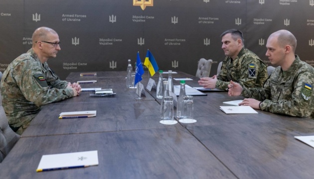 Літаки, зенітні комплекси та ракети: у Генштабі обговорили посилення ППО з генералом НАТО