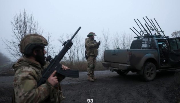 На фронті 220 зіткнень, на Покровському напрямку росіяни здійснили 60 атак на позиції Сил оборони