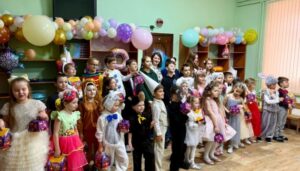 У Молдові українські діти-біженці представили святкову програму «Зимова казка»