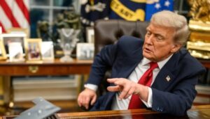 Трамп заявив, що американські кораблі прямують у бік Ірану «про всяк випадок»