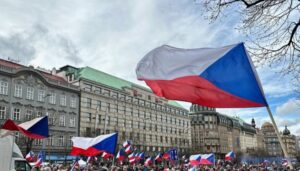 У Празі пройшли багатотисячні мітинги на підтримку президента країни