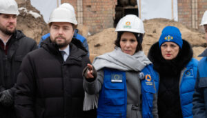 Єврокомісарка Лябіб оглянула пошкоджену російськими атаками Дарницьку ТЕЦ у Києві