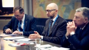 Для захисту енергетики Україні потрібні далекобійні ракети як засіб стримування - Яценюк у Мюнхені