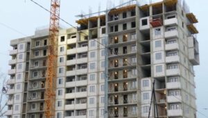 Окупанти в Маріуполі змінюють адреси знесених будинків та зводять іпотечне житло