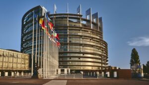 В Європарламенті закликали зреагувати на дії Угорщини з коштами Ощадбанку