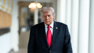 Трамп запевнив, що не планує вторгнення до Канади