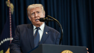 Трамп запевнив, що збиття американського літака не вплине на перемовини з Іраном
