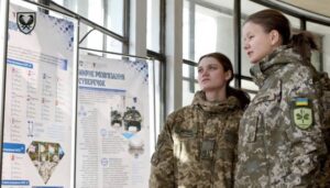 У київському метро відкрили виставку, присвячену НАТО та його співпраці з Україною