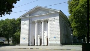 В Одесі звільнили професора університету за російську мову викладання