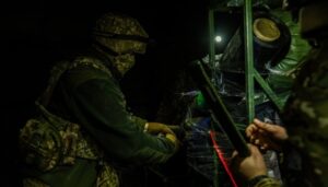 Десантники знищили російську гармату Д-30 у Мирнограді на Донеччині