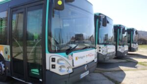 Громада на Київщині отримала чотири автобуси від партнерів із Франції