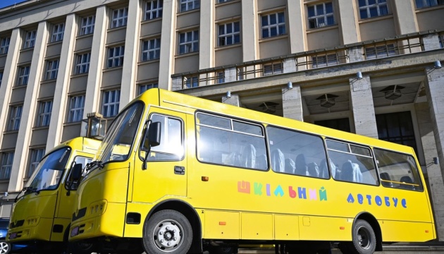 На Закарпатті закупили два автобуси для дітей з особливими освітніми потребами